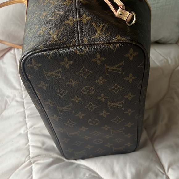 Authentic LV Neverfull MM - Picture 8 of 8